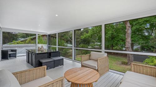 Glenwood House | Piri Pearl Beach, 100m To The Beach & Pet Friendly