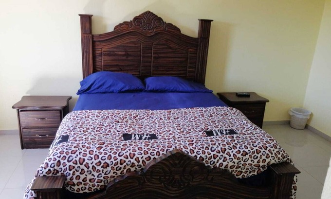 Guayubin House | Piscalonga Hotel & Restaurant Cozy Family Operated