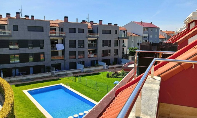 Carril Apartment | piso con piscina y jardin cerca de la playa