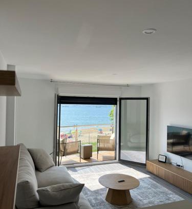 Vilanova Apartment | Piso Sinas con vistas al mar