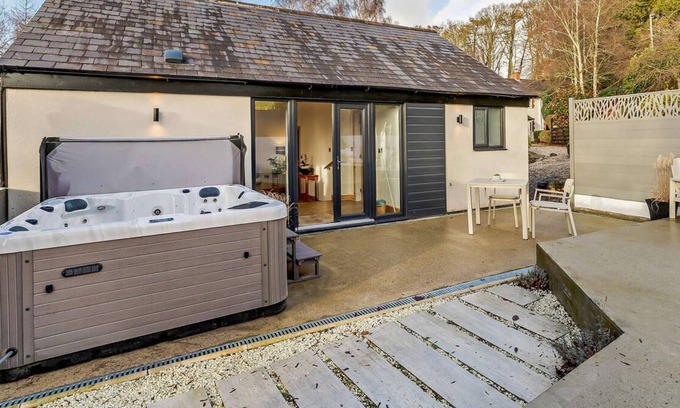 Nannerch House | Piw Gwyn Cottage in the beautiful Mold