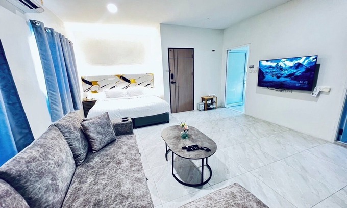 Pattaya Bay Hotel | PJ Hostel & Bar