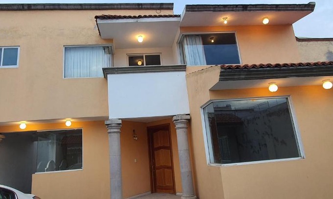 Pachuca House | Placida residencia a pie de la montaña.