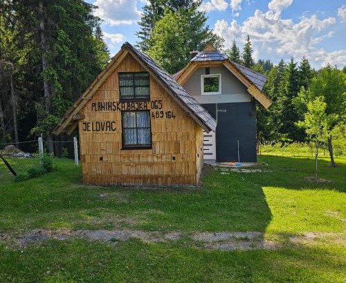 Sokolac Apartment | Planinska Bajka pogodna za dnevne boravka i one koji se vole