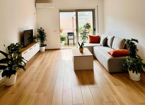 Tirana Apartment | Plant house