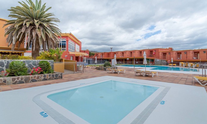 San Agustin House | 'Playa Las Burras' with Shared Pool, Wi-Fi and Air Conditioning