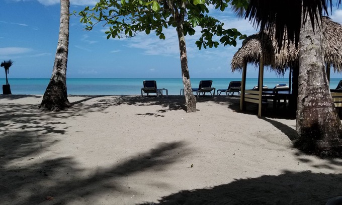 Magante Hotel | Playa Paraiso en Magante