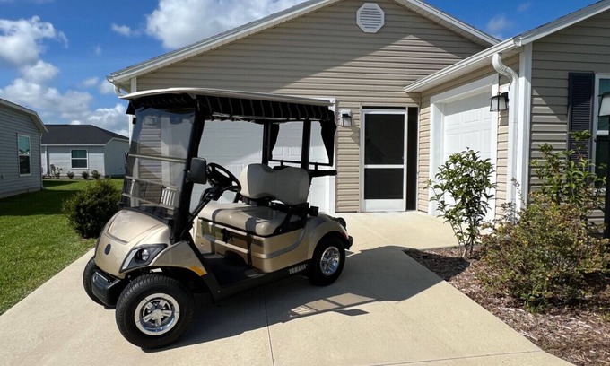 Okahumpka Villa | Playful Villa Ophelia (Lake Denham)