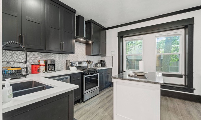 Central Oklahoma City House | Plaza District 6BR Oasis Walk to Art Food 15