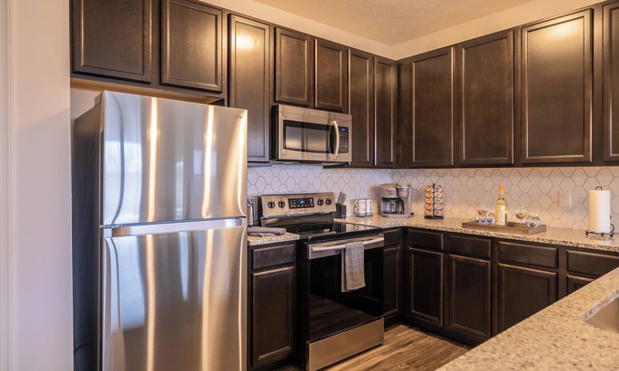 Columbus Apartment | Pleasant Comfy 2/2 Great for Traveling Professionals