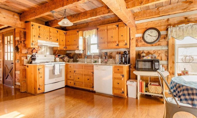 Cottontown Cabin | Please go to/book through The Cabin at Roney Creek Ranch