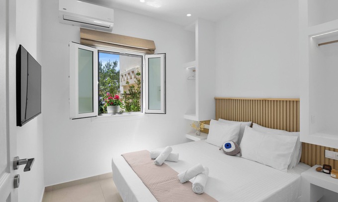 Naousa Apartment | Plori Suite 3