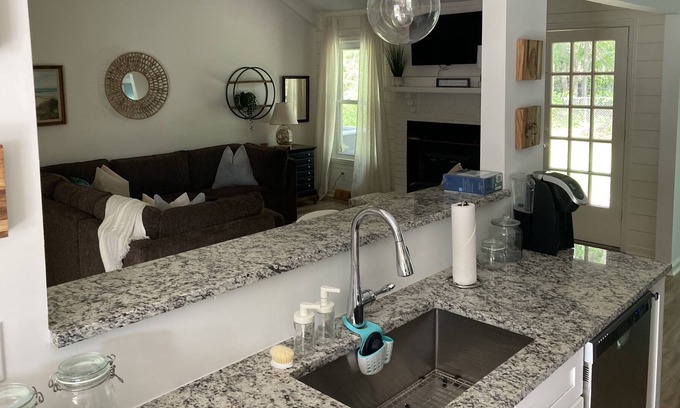 Ladson House | Plush in the Pines- 4br Home in Quiet Neighborhood