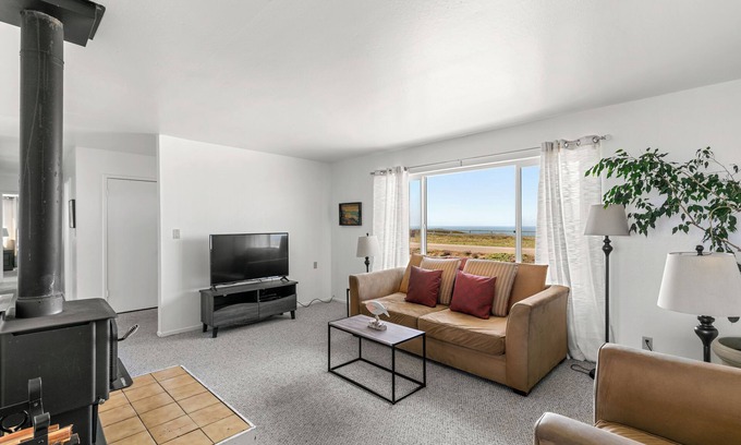 Point Arena House | Point Arena Lighthouse - Assistant Keeper's House 2