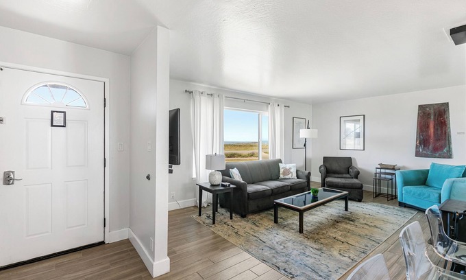 Point Arena House | Point Arena Lighthouse - Assistant Keeper's House 4