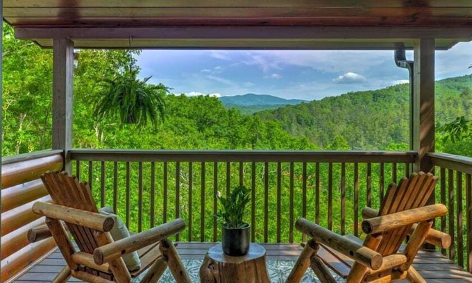 Ridgeline Vistas Cabin | Points of View - Mountain View | Pet Friendly | Hot Tub | Pool Table | Air Hockey | Fire Pit