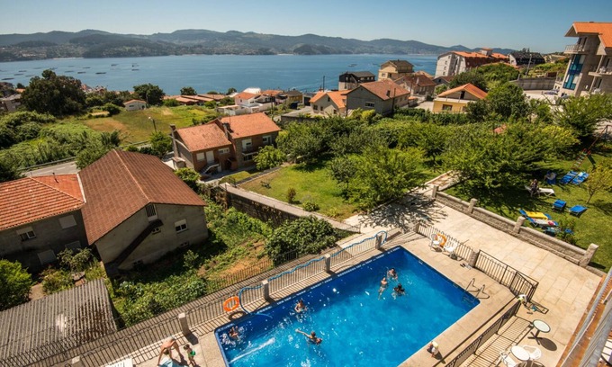 Raxo Apartment | Poio: Apartment/flat - Poio