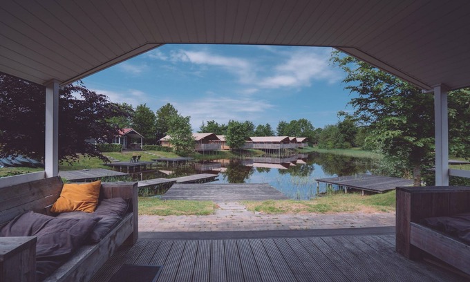Bant Ski Chalet | Pondside Stay w/Kitchen