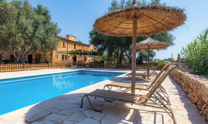 Llucmajor House | "Ponent" with Wi-Fi, Pool, Garden & Terrace (Pool shared between 5 Properties)