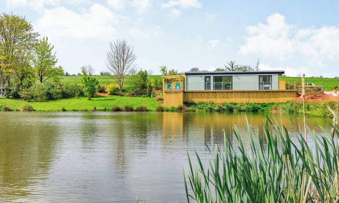 Bradninch Cottage | Ponsford Ponds - Goosedown Lodge