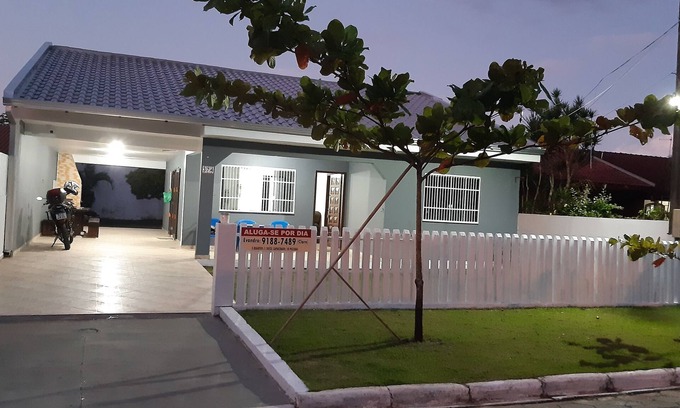 Balneario Praia do Leste House | Pontal do PR/Balneário Guarapari/Up to 10 people