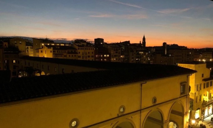 San Giovanni Apartment | PONTE VECCHIO [1]: elegant suite with a spectacular view