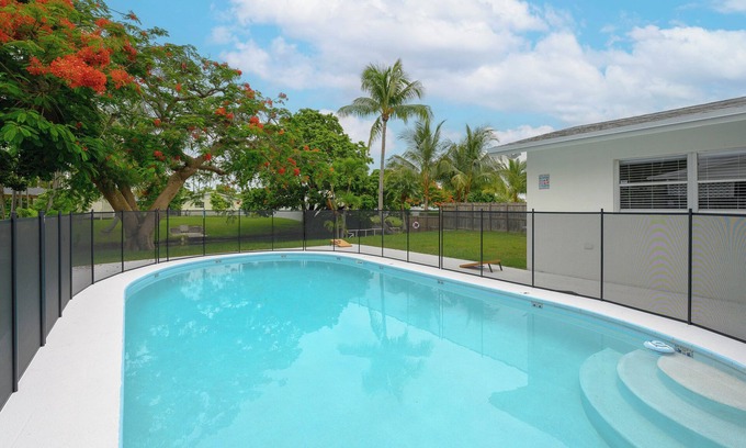 Cutler Bay House | Pool,4-bedroom house ,family friendly, canal front