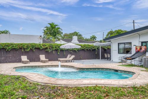 Biscayne Park House | POOL & BBQ with the family