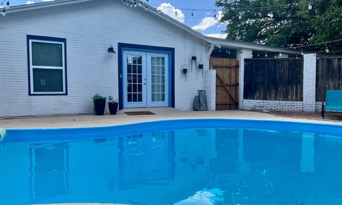 Heart of Lubbock House | Pool House Paradise - 1BD/1 Bath - Near TTU