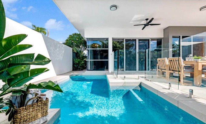 Fannie Bay House | Poolside Gunya Luxury Living in Fannie Bay