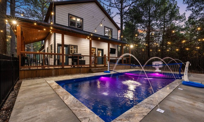 Pickens Cabin | Poolside Par-Tee · Putt & Swim: Mini Golf, Heated Pool & Shuffleboard