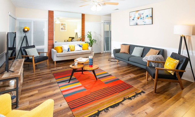 Fountain Valley House | POP ART ❤️CALM ❤️SPACIOUS ❤️CLEAN ❤️5 BED ❤️FAMILY HOME ❤️GOOD LOCATION