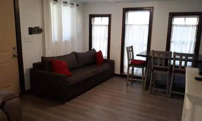 Ochlocknee House | Pope's Museum Private Guest House on Historic Grounds. Pet-Friendly