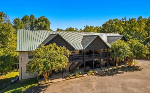 Pigeon Forge Apartment | Poplar Point Condo Unit 12A by Eden Crest