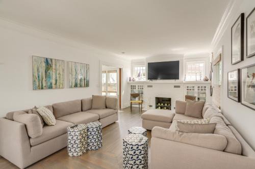 Port Clinton House | Port Clinton Home with Lake View - Walk to Beach!