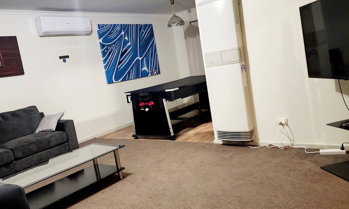 Wurruk House | Port of Sale, town centre 5KM drive