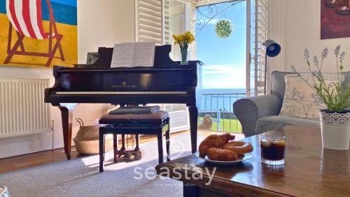 Ramsgate House | Port View Elegance & Splendour, Seaview & Parking