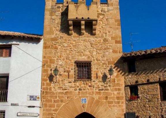 Rubielos de Mora Apartment | Portal de San Antonio