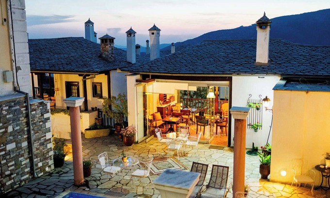 Portaria Bed & Breakfast | Portaria Pool Gem - Palladio Superior Haven