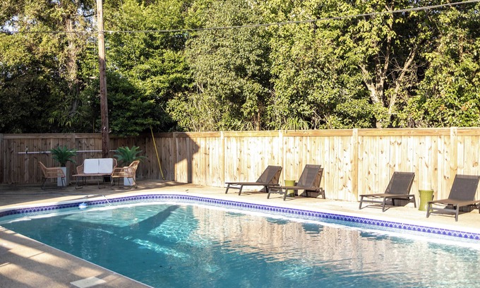 Biloxi Condo | Porter #6 - w/Pool & Golf Cart! Perfect location near Beach and Downtown!