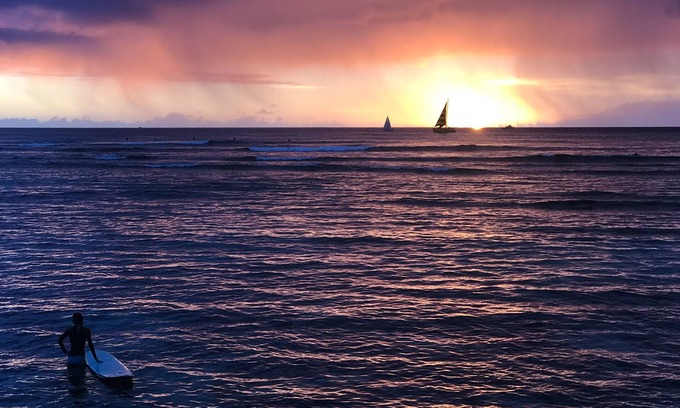 Diamond Head - Kapahulu - St. Louis House | Posh, beachfront gingerbread home with 3 lanais- walk to parks, dining, tennis