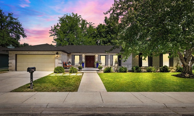 Southeast Boise House | Pottery Barn like Charmer, Close to Everything!
