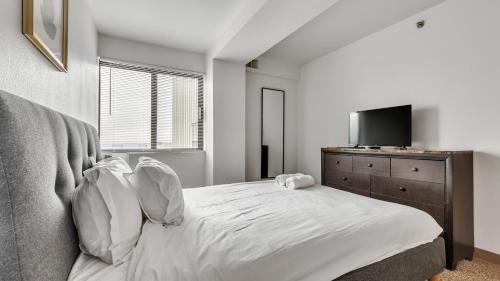 Downtown Harrisburg Apartment | Pp 1506 Beautiful Professional 1br Apt, Pool