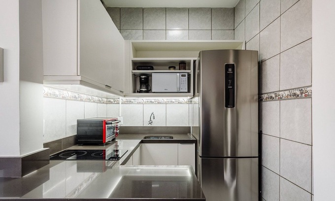 Azenha Apartment | Practical Studio Near Farroupilha Park Hpn707