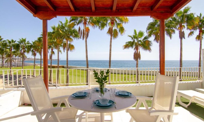 Pasito Blanco Apartment | Preciosa vista al mar en primera línea