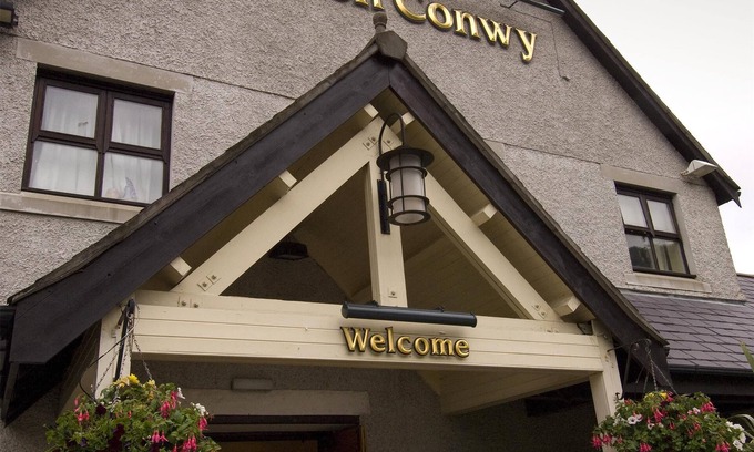 Colwyn Bay Hotel | Premier Inn Llandudno - Glan-Conwy