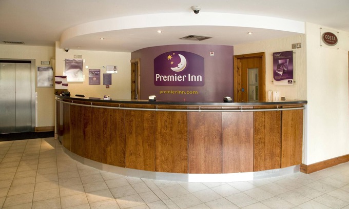 Stevenage Hotel | Premier Inn Stevenage Central