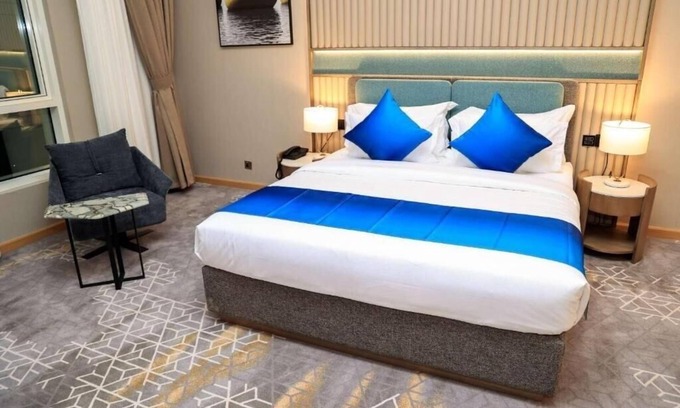 Al Muraqqabat Apartment | Premier King Room Near By Al Dana Centre