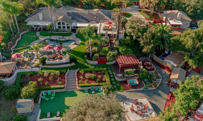 Fallbrook House | Premier rental estate with an ample array of amenities & outdoor, open-air oases