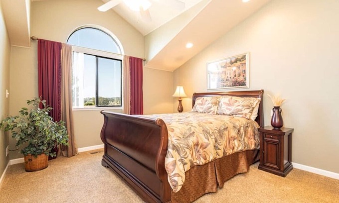 Castro Valley House | Premium Luxury 2 BR Villa - Kitchen, Free WiFi